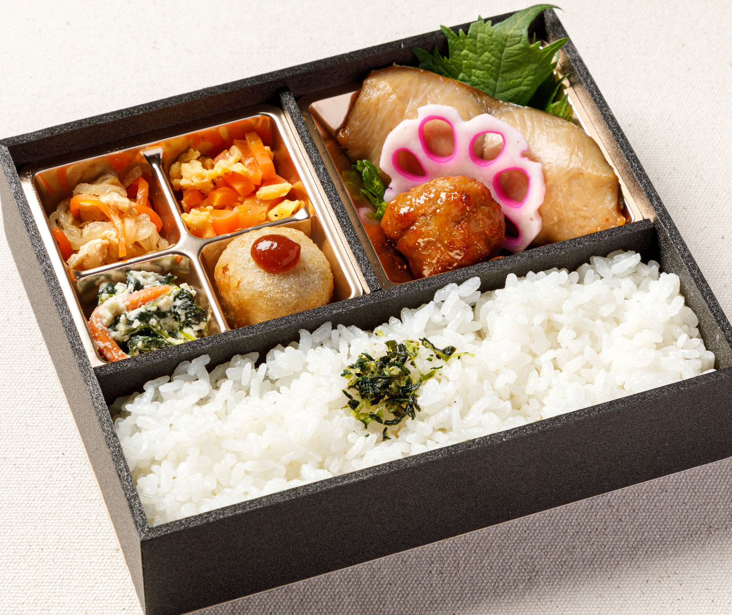 14-選べるメインと4種の惣菜弁当