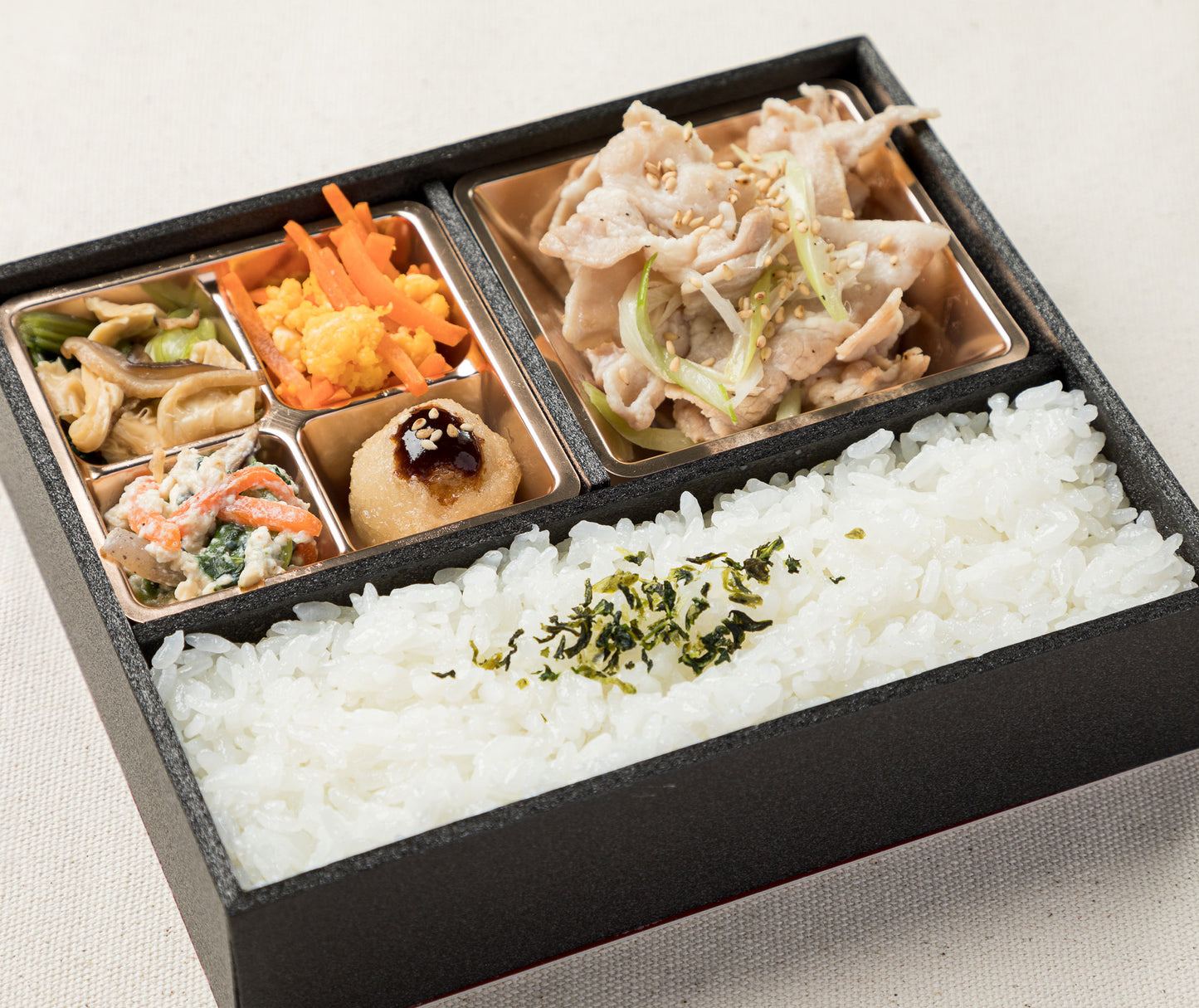 14-選べるメインと4種の惣菜弁当