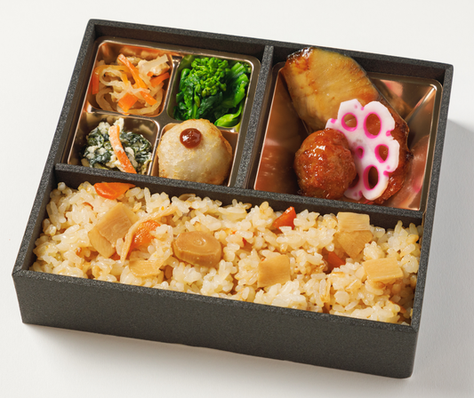 ①選べるメインと和惣菜弁当(白飯 炊き込み)(さわら、豚ネギ、かれい)